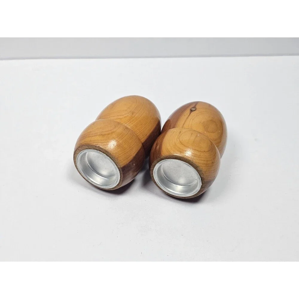 Rounded Wood Salt Pepper Shakers